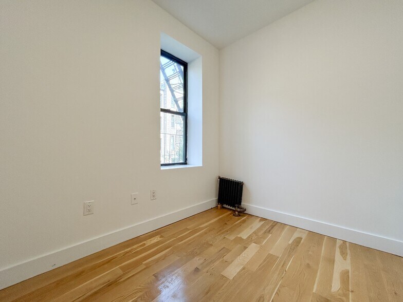 Building Photo - 605 W 137th St