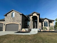 Building Photo - *3 Month Lease* Beautiful Home available f...