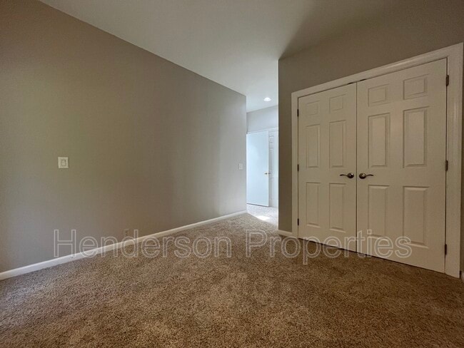 Building Photo - 501 Fenton Pl