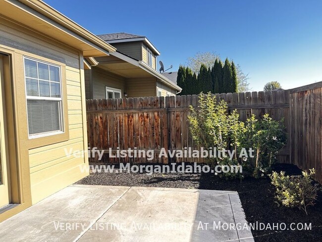 Building Photo - 10249 W Kingsbriar Dr