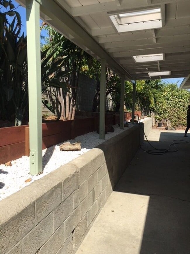 Building Photo - Very nice 3 bedroom, 2 bath Monterey Park ...