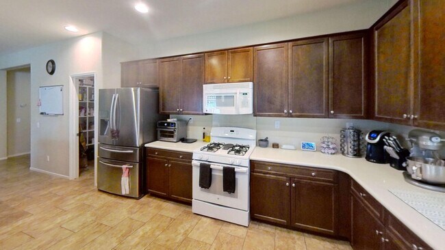 Building Photo - 848 Reyana Way