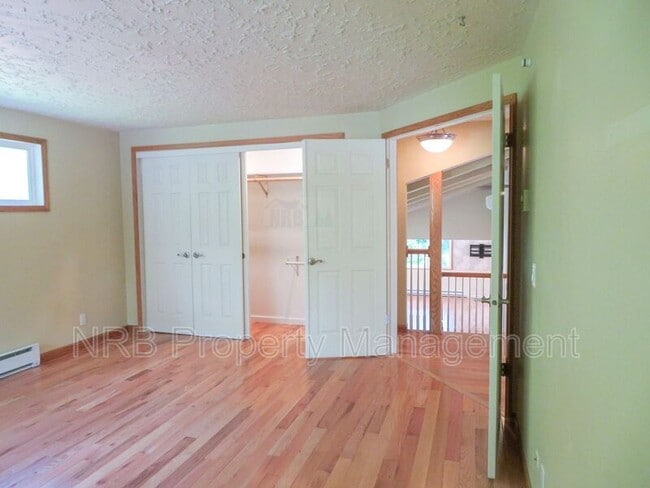 Building Photo - 3928 Hillview Ct NW