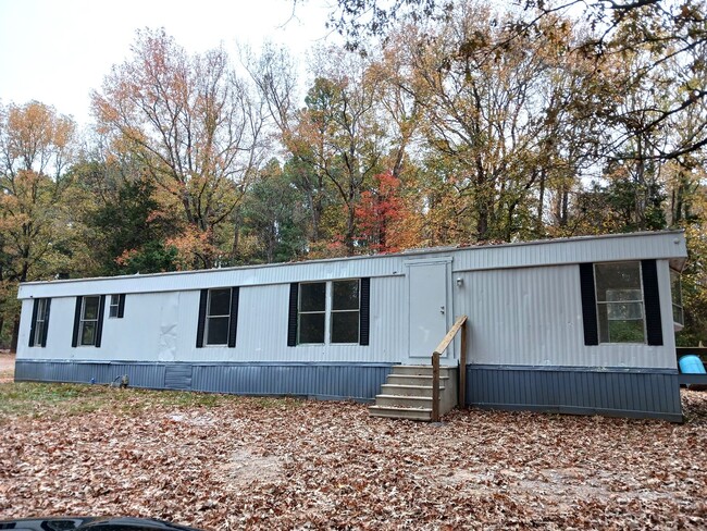 Primary Photo - Two Bedroom Mobile home on Large Lot!