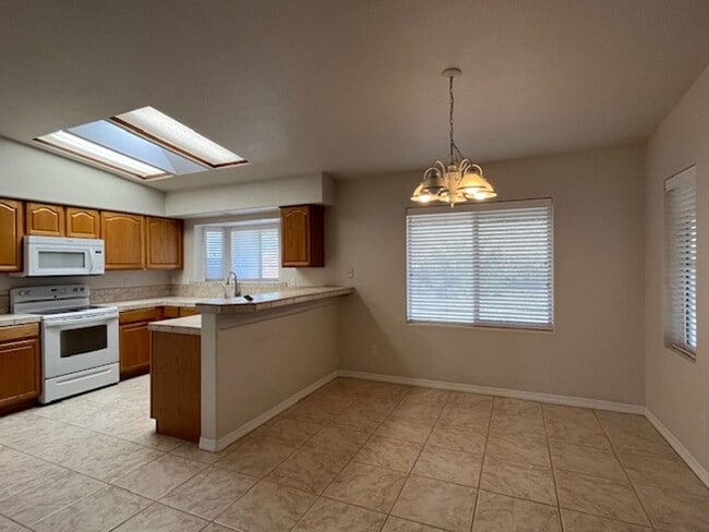 Building Photo - 3 Bedroom - 2 Bath Home