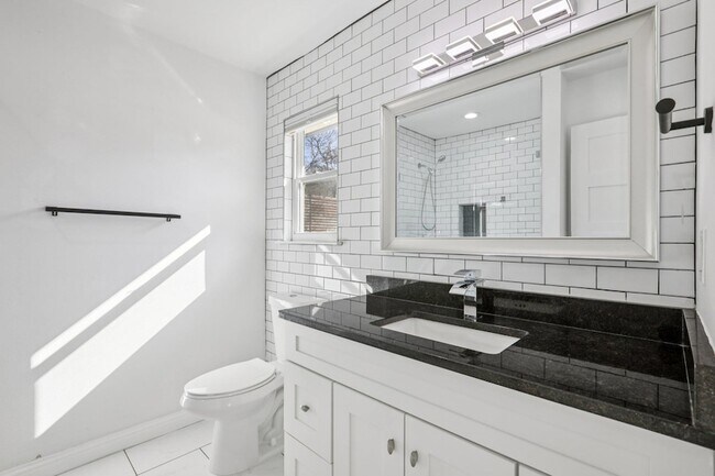 Building Photo - 7205 Twisted Oaks Dr