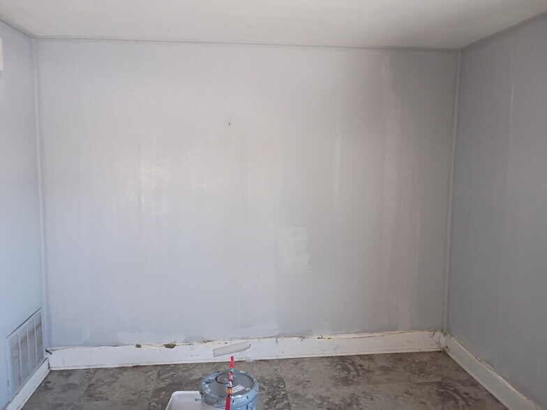 Building Photo - 503 N Eastwood Dr