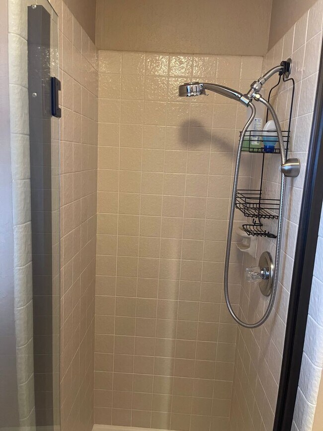 Building Photo - Beautiful furnished house in Stateline available now!