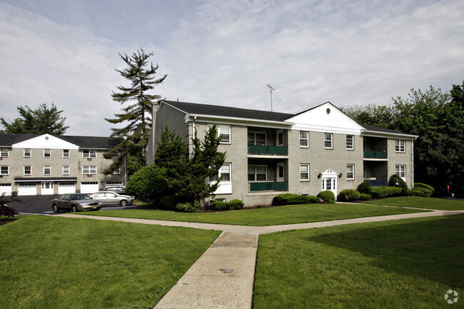 Primary Photo - The Cloister Apartments