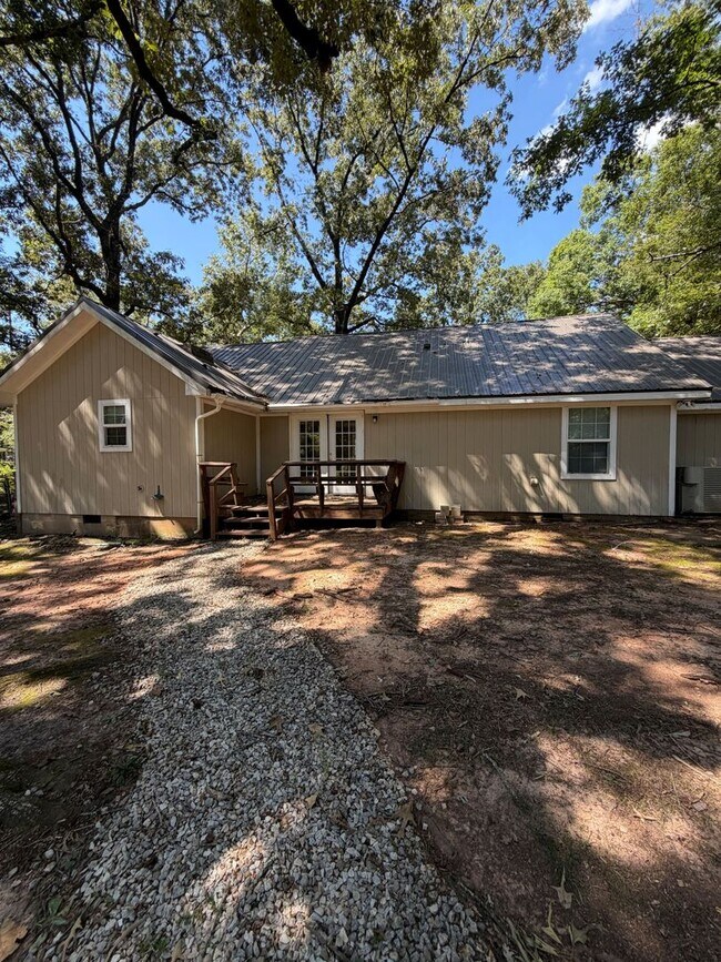 Building Photo - 503 Lake Condy Rd