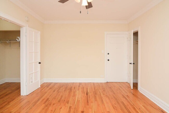 Building Photo - 4742 N Hermitage