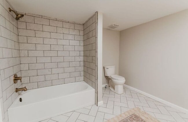 Building Photo - Beautiful Home!