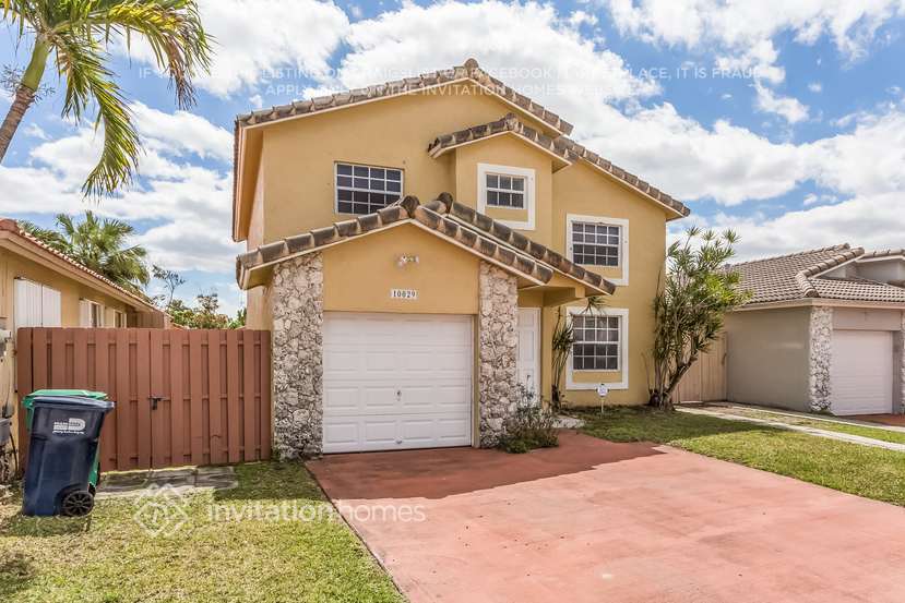 Building Photo - 10029 SW 146th Pl