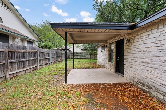 Building Photo - 2306 Alimony Cove