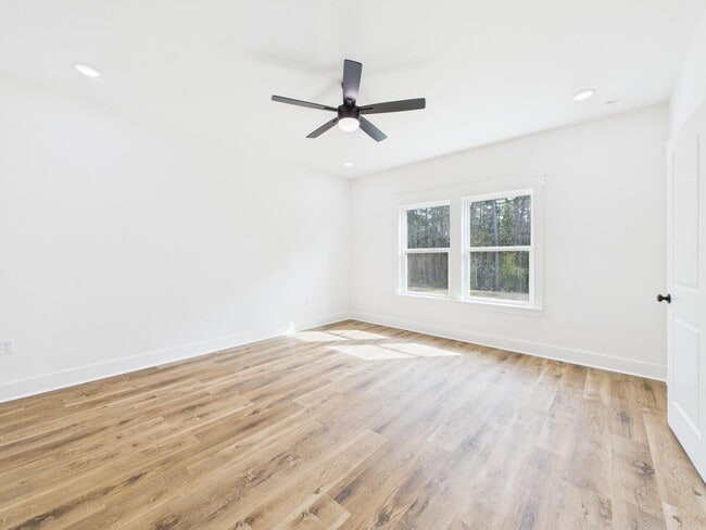 Building Photo - 333 Shoal River Dr