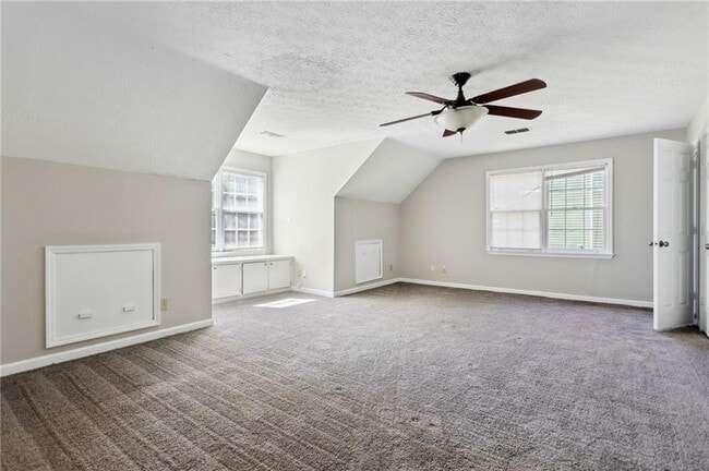 Building Photo - 518 Lynn Valley Way