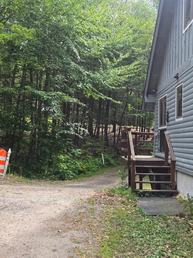 Building Photo - Ledge Hill Center Tuftonboro