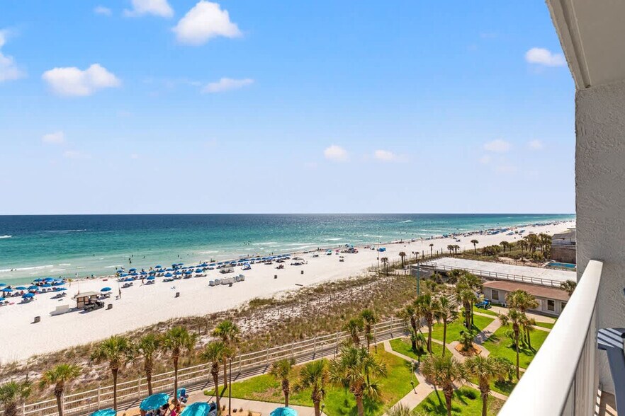 Building Photo - 5004 S Thomas Dr