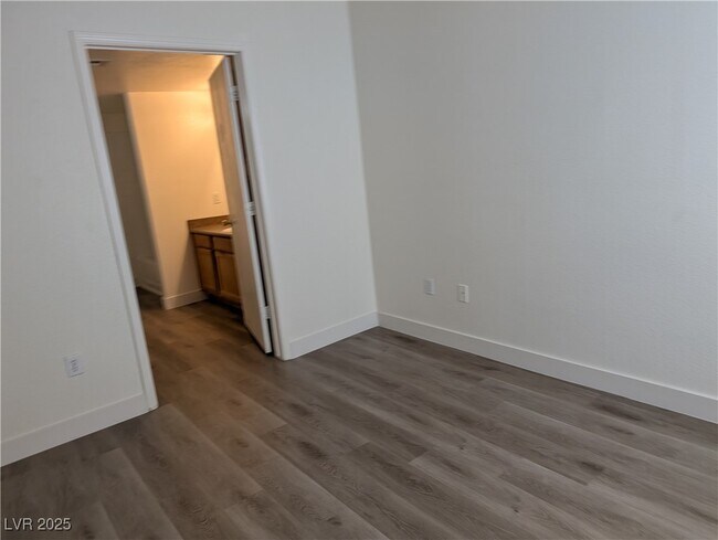 Building Photo - 7255 W Sunset Rd