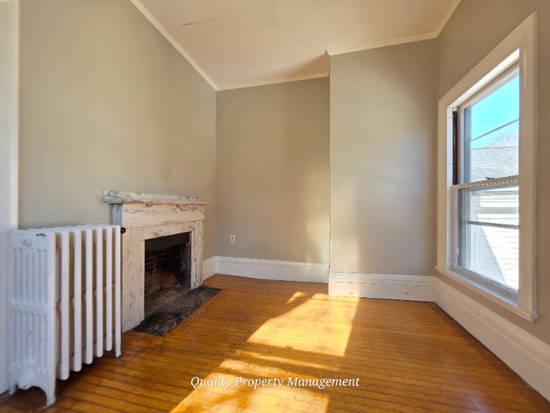 Building Photo - 157 Broadway