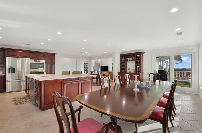 Building Photo - Solita @ 2 Sand Dollar Lane