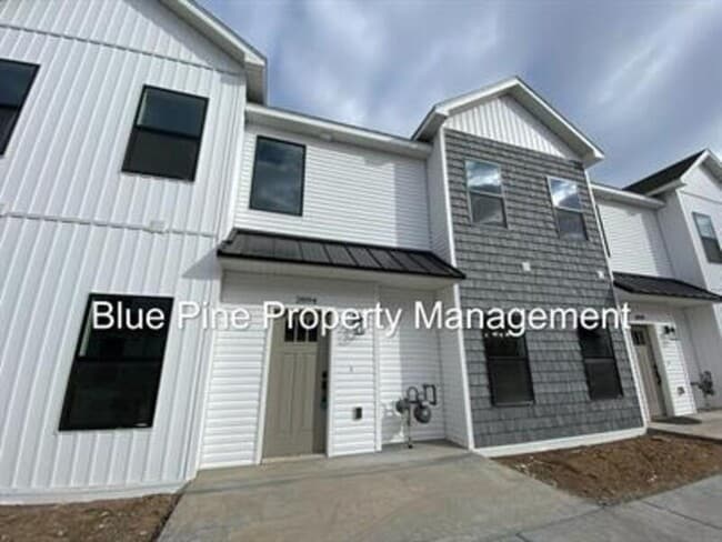 Primary Photo - 2886 Sunburst Dr