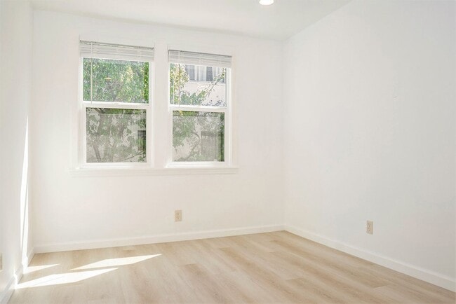 Building Photo - 765 Taylor Ave