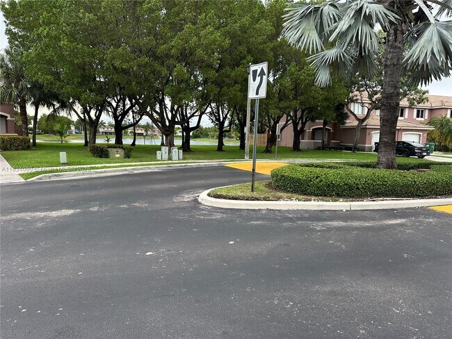 Building Photo - 7001 SW 164th Ct