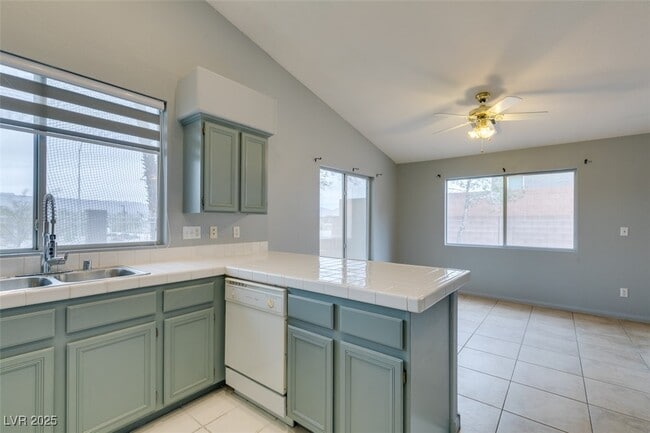 Building Photo - 7782 Top Hat Ave