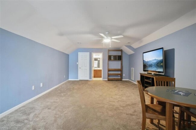 Building Photo - 5681 Regal Ct
