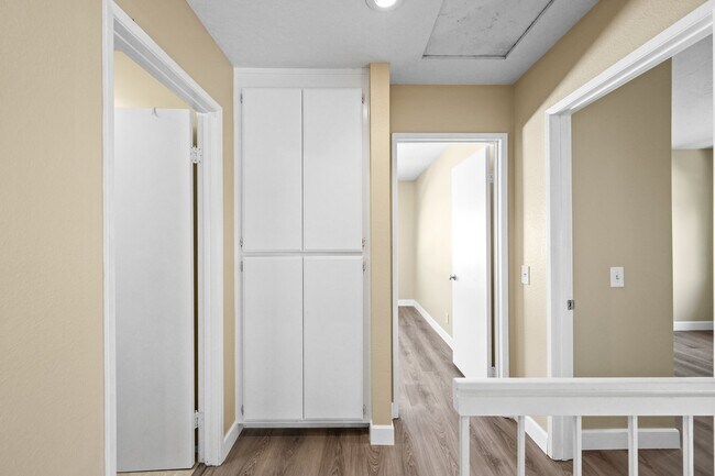 Building Photo - 1101 Golden Springs Dr