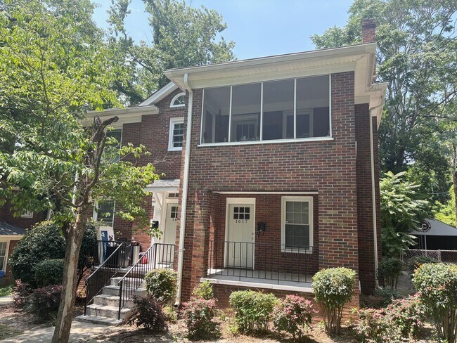 Building Photo - 1617 Hollywood Dr