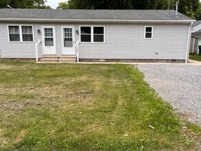 Building Photo - 2 Bedroom Duplex