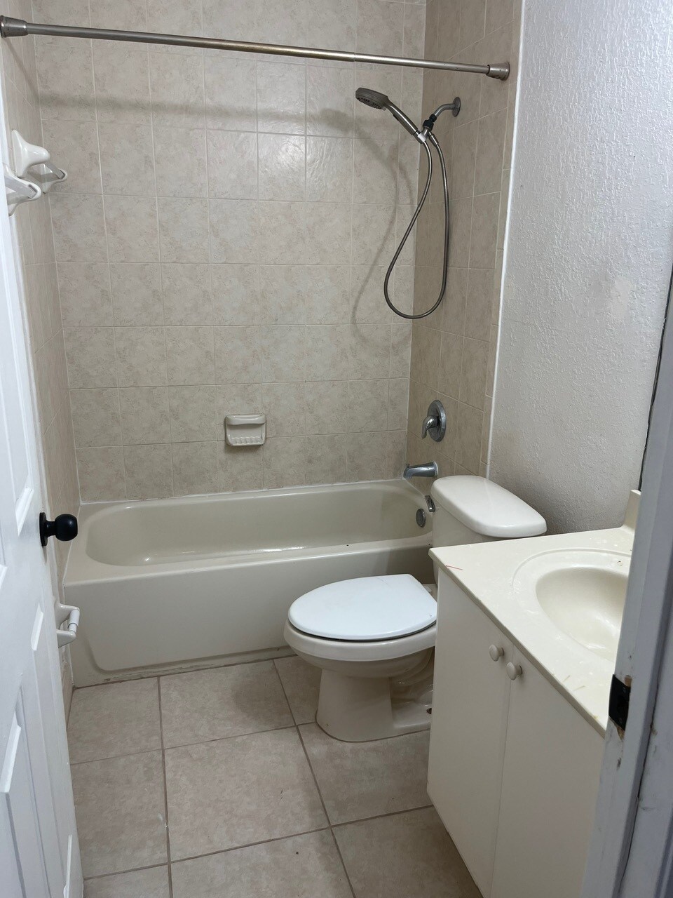 Building Photo - 2819 SE 15th Rd