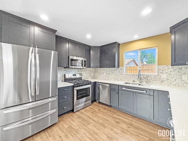 Building Photo - Charming 3BD/2BA House in Imperial Beach W/ A/C, W/D, 2-Car Garage, & Grass Backyard!