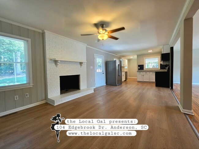 Building Photo - 104 Edgebrook Dr