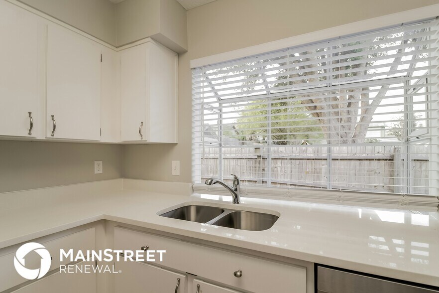 Building Photo - 7660 Pacific Heights Cir