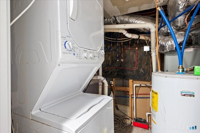 Building Photo - 38 Soundview Ave