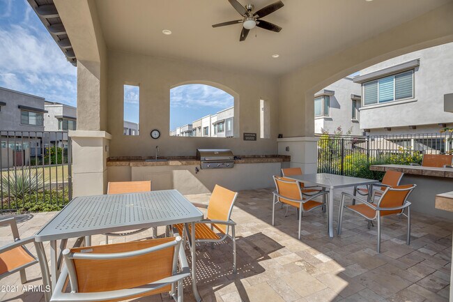 Building Photo - 7358 E Casitas Del Rio Dr