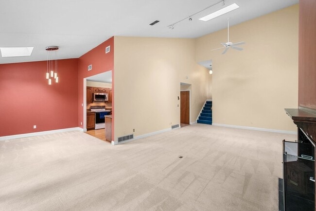 Building Photo - 241 Perkins St
