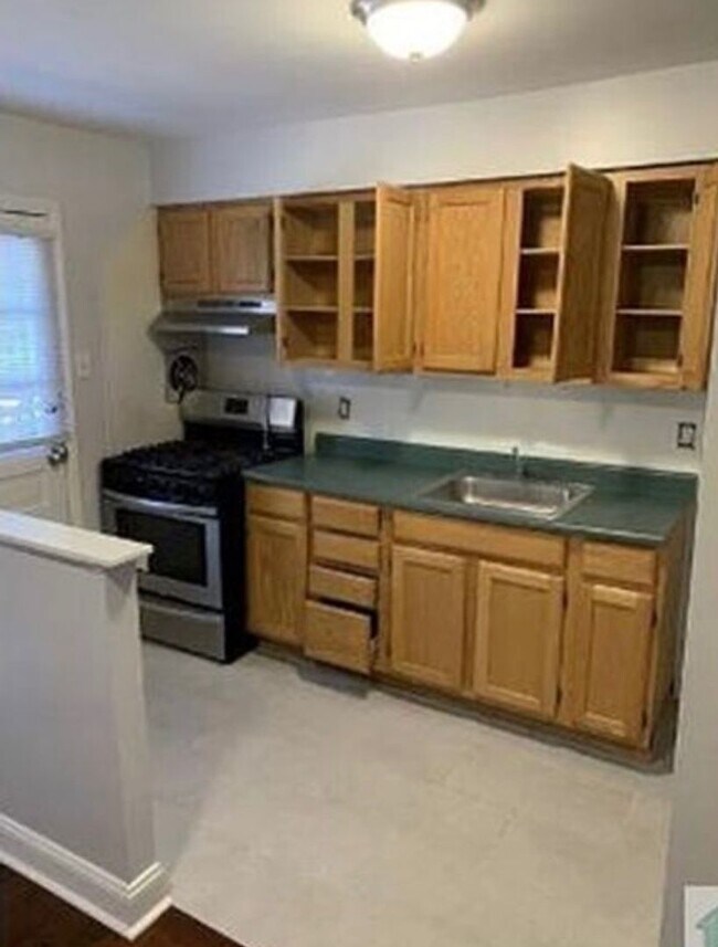 Building Photo - 3 bedroom House for Rent