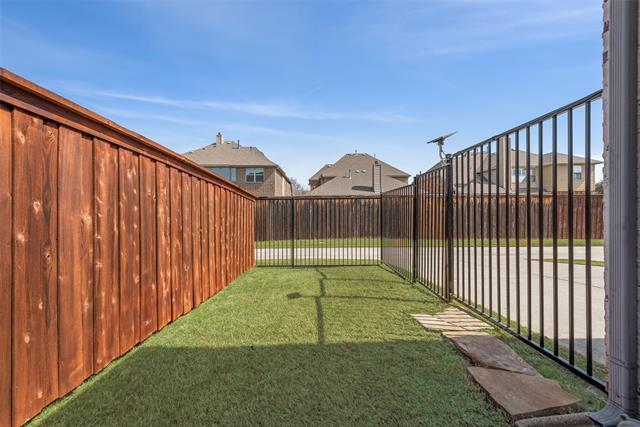 Building Photo - 818 Milton Way