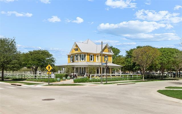 Building Photo - 320 Parkside Dr