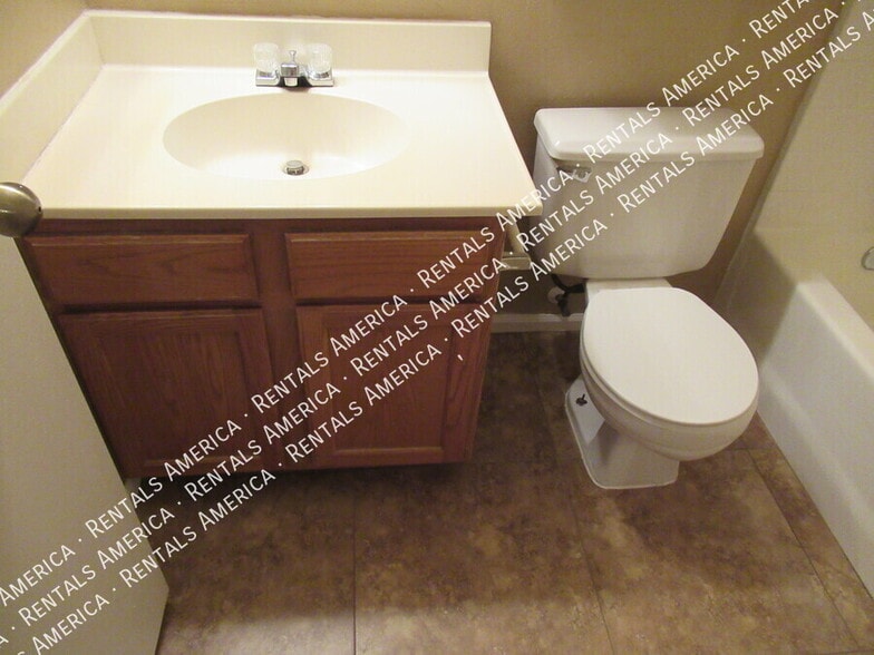 Building Photo - 3142 W Foothill Dr