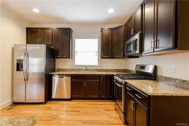 Building Photo - 408 N Robinson St