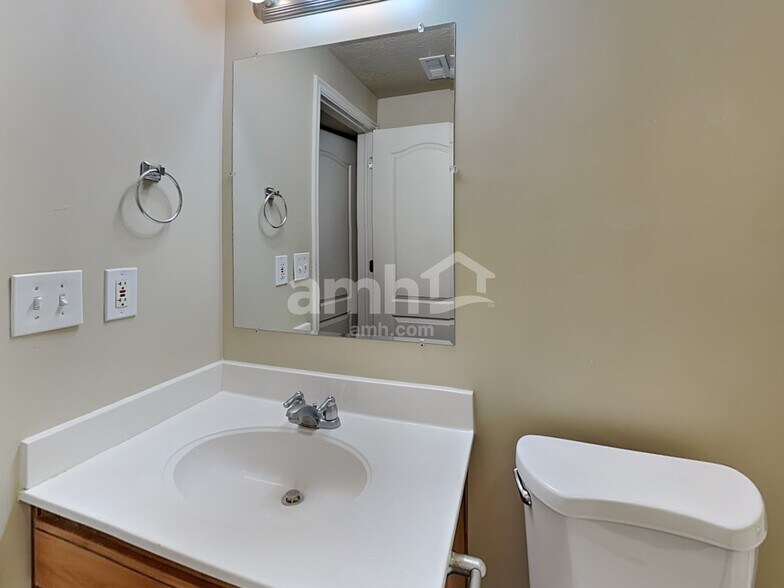 Building Photo - 96 N 1660 W