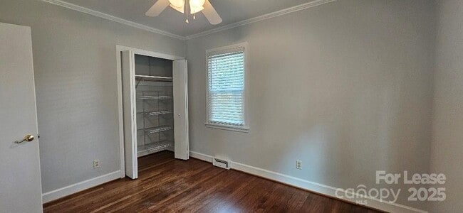 Building Photo - 513 Webster Pl