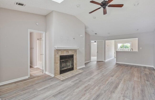 Building Photo - 529 Brisa Dr