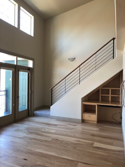 Building Photo - Exceptional 2bed/2bath @ Hyde Park! Availa...