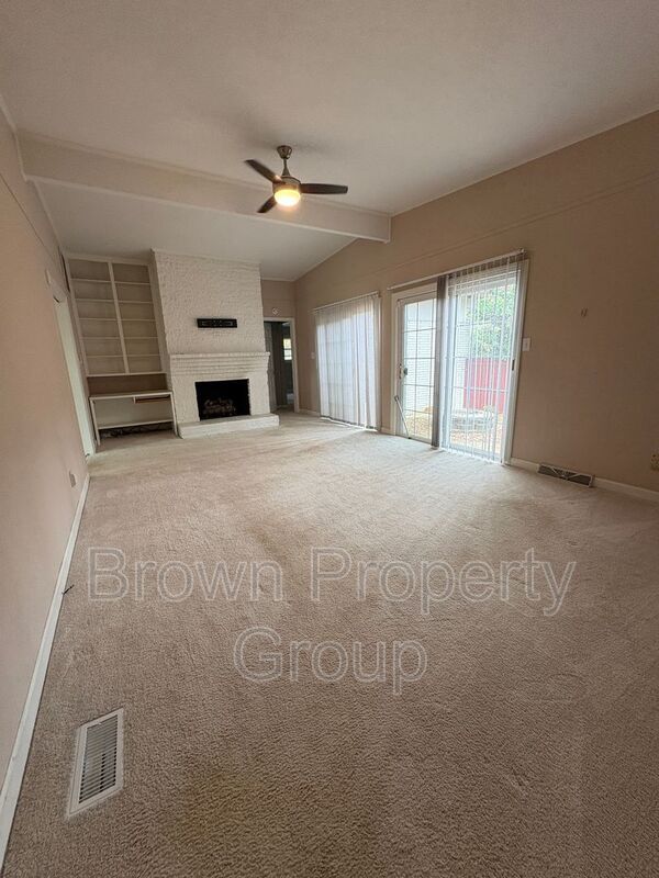 Building Photo - 3202 Cluny Dr